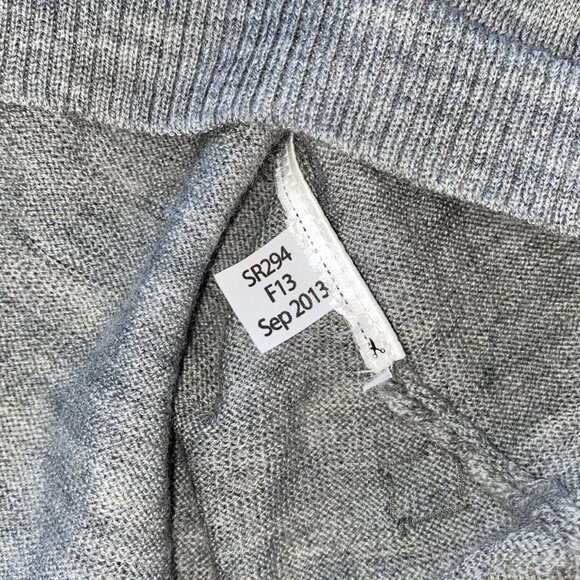Women's SmartWool V-Neck Gray Black Stripe Sweater Size Medium Merino Wool - Picture 6 of 7